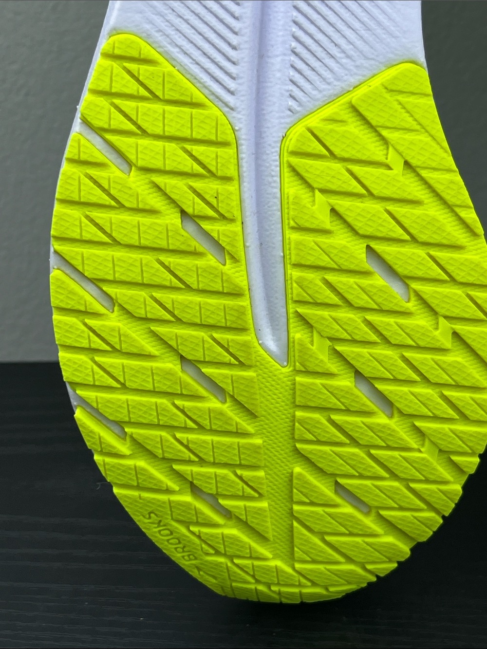 Brooks Hyperion Tempo Running Shoes Green Yellow Women's Size 6.5 - Picture 7 of 11